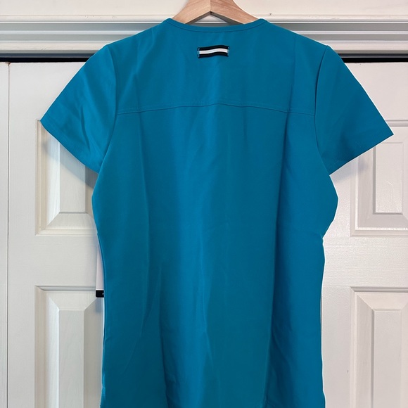 NEW with tags Beyond Scrubs Teal V-Neck Scrub Top - Picture 3 of 5